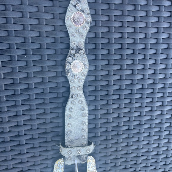⭐️ HAIR ON SCALLOPED WESTERN BELT WITH SWAROVSKI - Picture 14 of 16